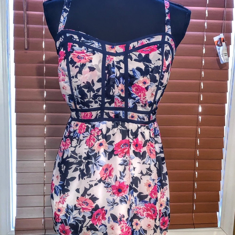 Sleeveless blouse by Torrid